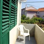 With A Parking Space - 17059 Appartement Murter