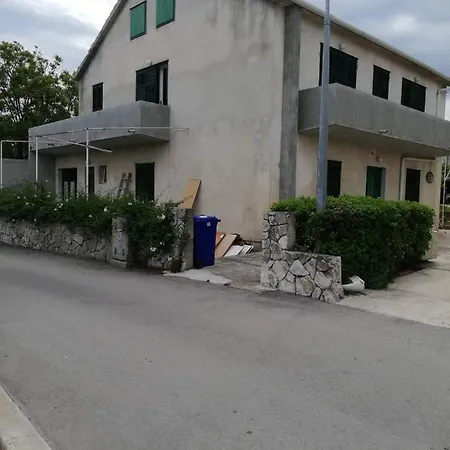 Apartment With A Parking Space - 17059 Murter