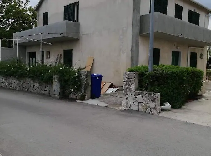 Apartman With A Parking Space - 17059 Murter